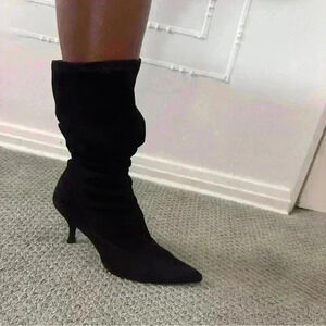 Stuart Weitzman black suede fashion boot “ heel 3” size 8.5  calf, Suede is soft